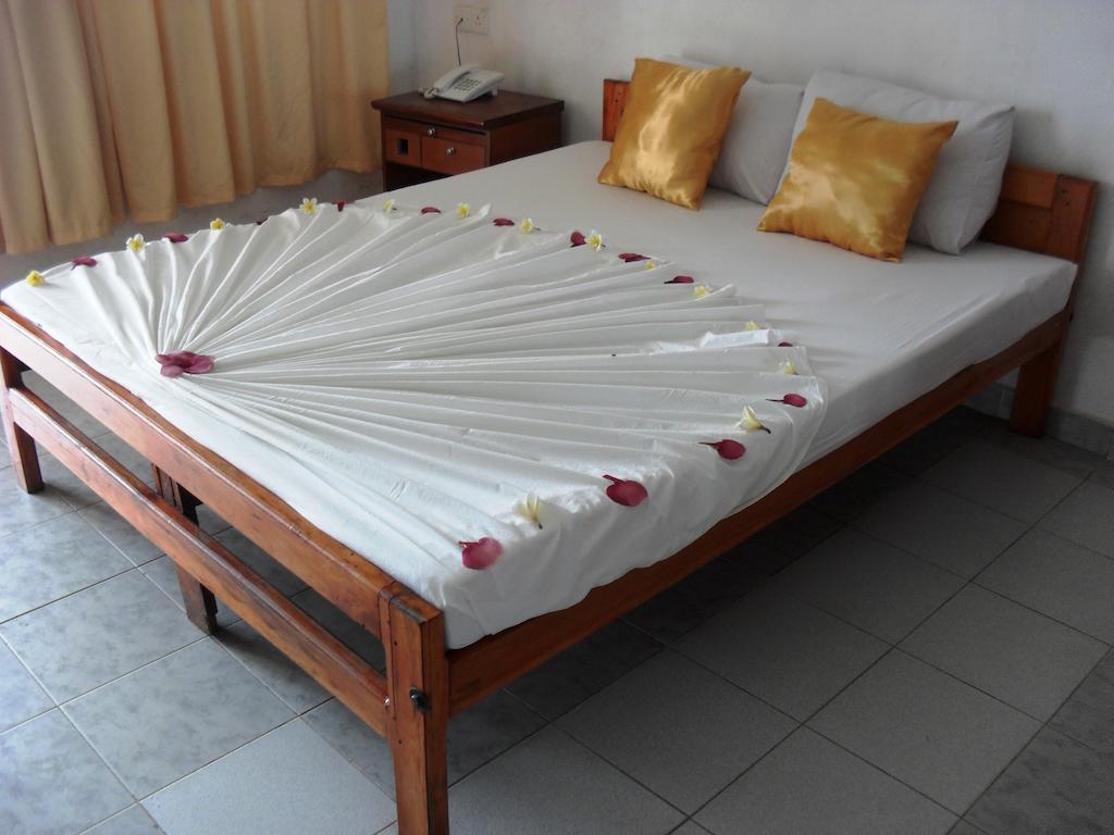 Miltons Beach Resort Unawatuna Værelse billede