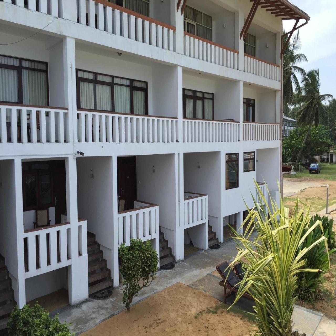 Miltons Beach Resort Unawatuna Eksteriør billede